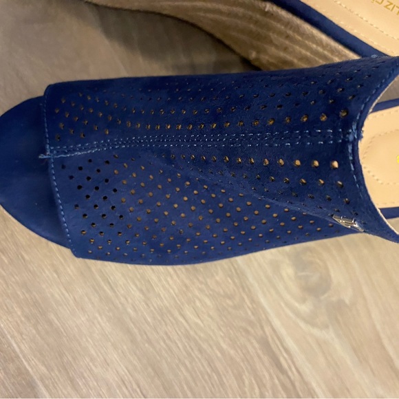 Liz Claiborne Navy Blue Espadrilles - Picture 2 of 8